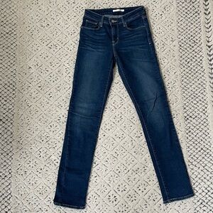 Levi’s Mid Rise Skinny jeans